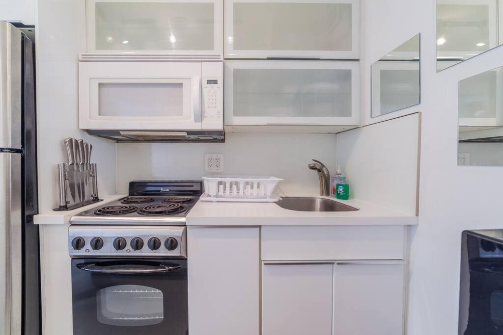2 Bedroom On The Beach ! Miami Beach Exterior photo