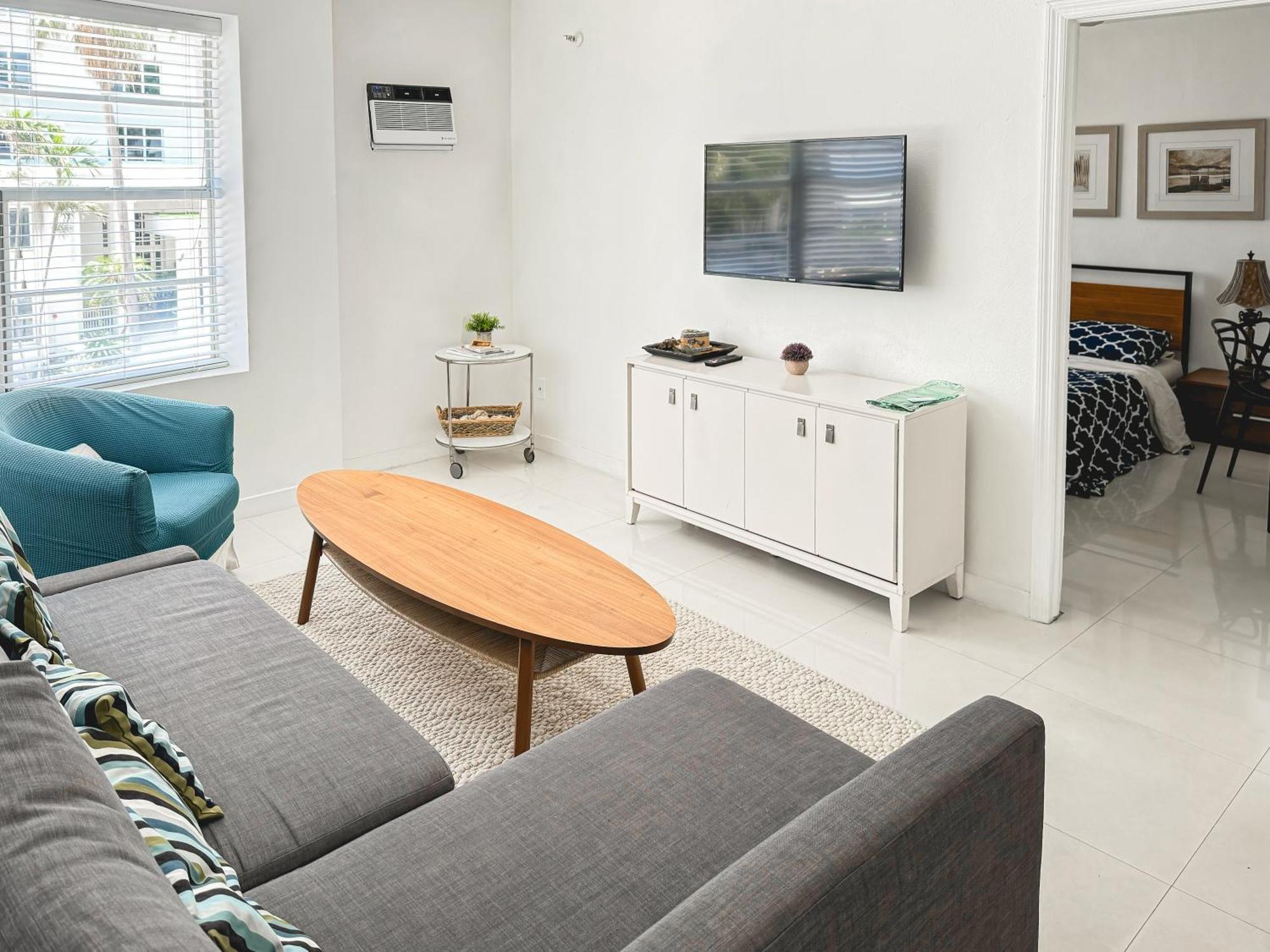 2 Bedroom On The Beach ! Miami Beach Exterior photo